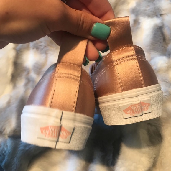 Vans - Picture 6 of 8